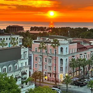 https://apartment-boulevardside.batumihotels.net